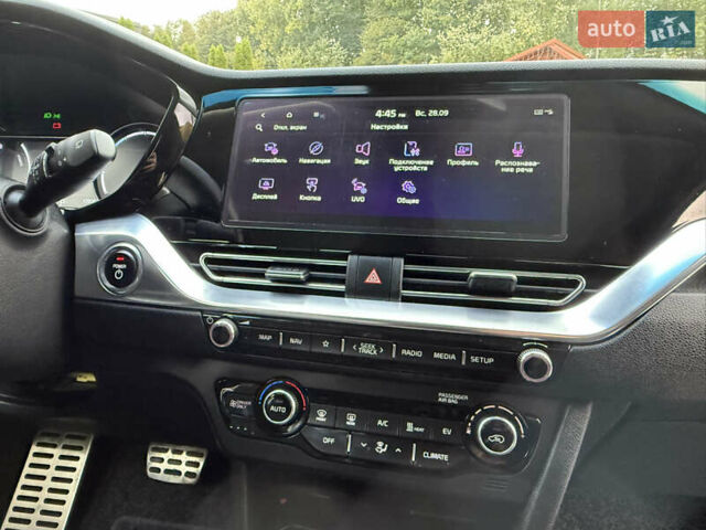 Синий Киа Niro, объемом двигателя 0 л и пробегом 88 тыс. км за 20999 $, фото 28 на Automoto.ua