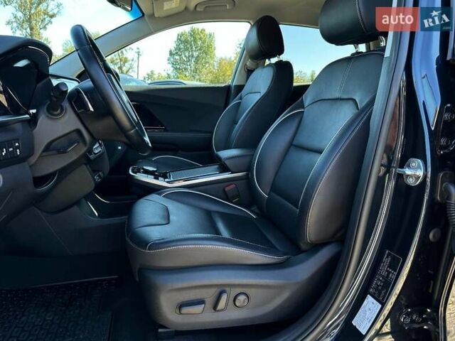Синий Киа Niro, объемом двигателя 0 л и пробегом 45 тыс. км за 23700 $, фото 36 на Automoto.ua