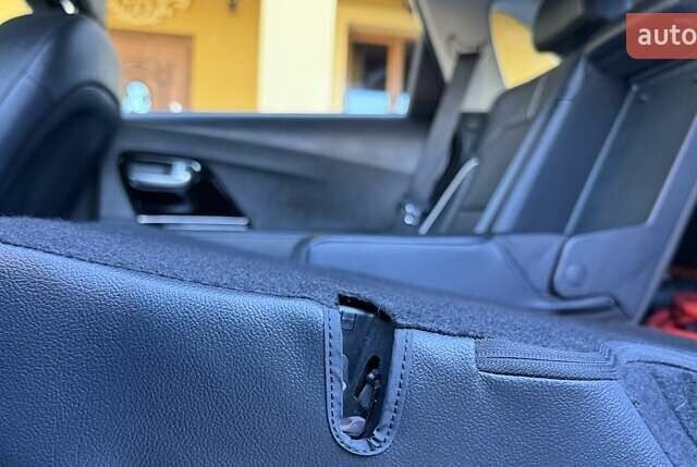Синій Кіа Niro, об'ємом двигуна 0 л та пробігом 82 тис. км за 18950 $, фото 90 на Automoto.ua