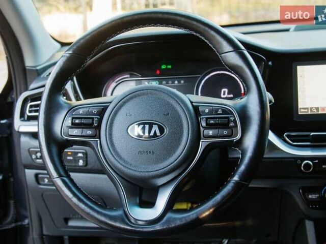Синий Киа Niro, объемом двигателя 0 л и пробегом 125 тыс. км за 18950 $, фото 56 на Automoto.ua