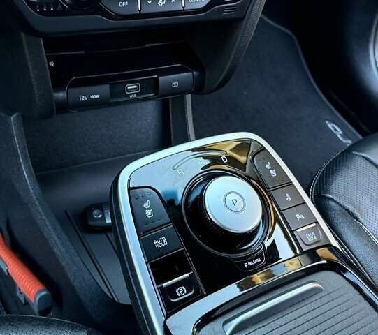 Синій Кіа Niro, об'ємом двигуна 0 л та пробігом 82 тис. км за 18950 $, фото 38 на Automoto.ua