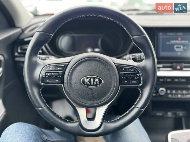 Синій Кіа Niro, об'ємом двигуна 0 л та пробігом 67 тис. км за 19000 $, фото 28 на Automoto.ua