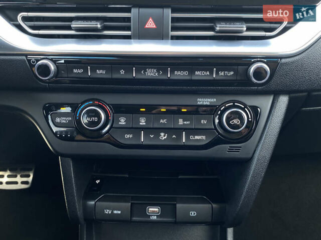 Синий Киа Niro, объемом двигателя 0 л и пробегом 24 тыс. км за 24600 $, фото 76 на Automoto.ua