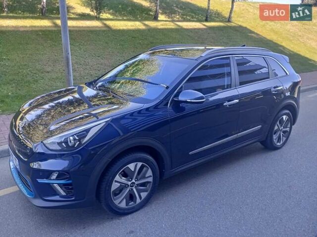 Синий Киа Niro, объемом двигателя 0 л и пробегом 101 тыс. км за 20950 $, фото 2 на Automoto.ua