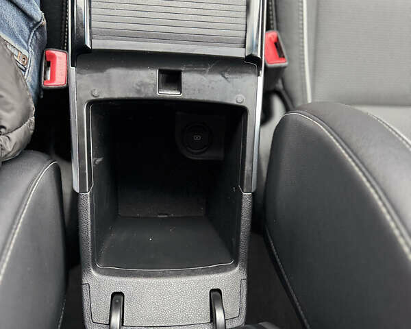 Синій Кіа Niro, об'ємом двигуна 0 л та пробігом 67 тис. км за 19000 $, фото 31 на Automoto.ua