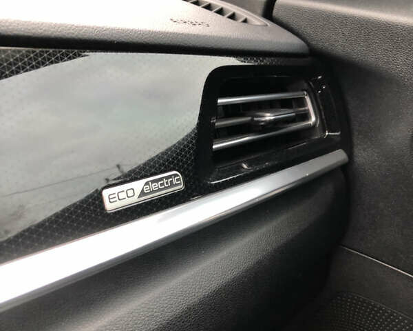 Синій Кіа Niro, об'ємом двигуна 0 л та пробігом 85 тис. км за 21850 $, фото 57 на Automoto.ua