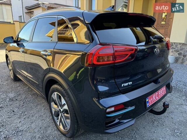 Синій Кіа Niro, об'ємом двигуна 0 л та пробігом 82 тис. км за 18950 $, фото 3 на Automoto.ua