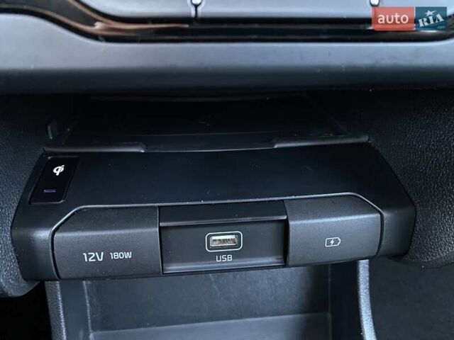 Синий Киа Niro, объемом двигателя 0 л и пробегом 123 тыс. км за 20600 $, фото 9 на Automoto.ua