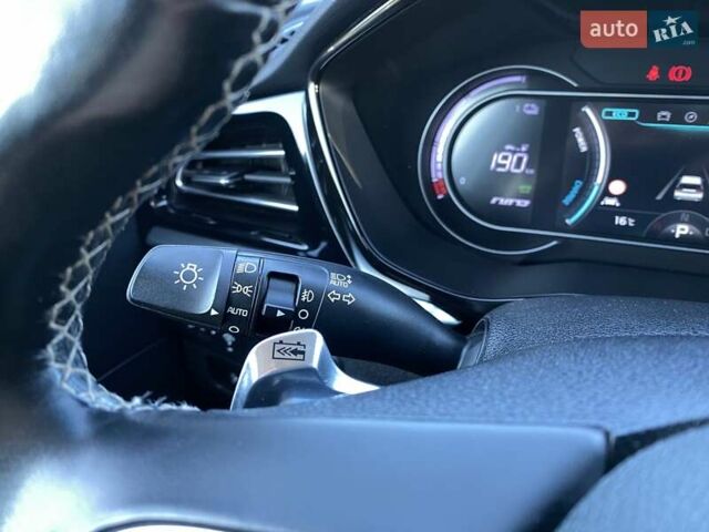 Синий Киа Niro, объемом двигателя 0 л и пробегом 105 тыс. км за 21500 $, фото 33 на Automoto.ua