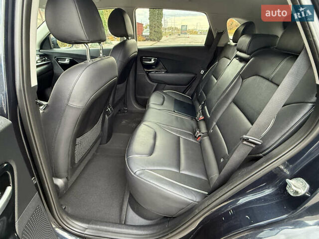 Синій Кіа Niro, об'ємом двигуна 0 л та пробігом 136 тис. км за 19350 $, фото 52 на Automoto.ua