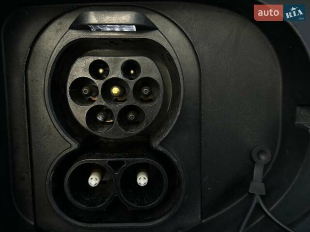 Синій Кіа Niro, об'ємом двигуна 0 л та пробігом 57 тис. км за 24700 $, фото 20 на Automoto.ua