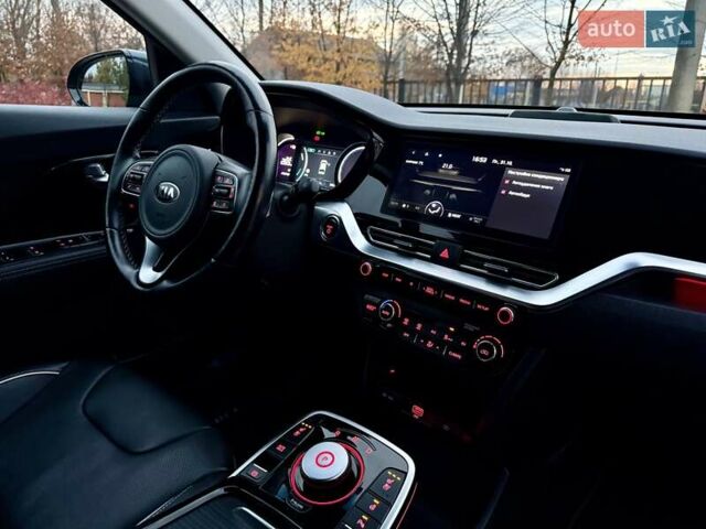 Синій Кіа Niro, об'ємом двигуна 0 л та пробігом 84 тис. км за 19450 $, фото 80 на Automoto.ua