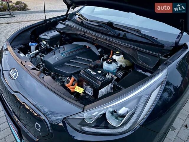 Синій Кіа Niro, об'ємом двигуна 0 л та пробігом 84 тис. км за 19450 $, фото 105 на Automoto.ua