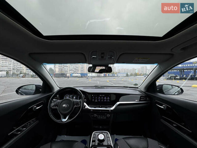 Синий Киа Niro, объемом двигателя 0 л и пробегом 147 тыс. км за 19500 $, фото 1 на Automoto.ua