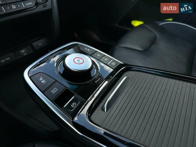 Синій Кіа Niro, об'ємом двигуна 0 л та пробігом 57 тис. км за 24700 $, фото 69 на Automoto.ua