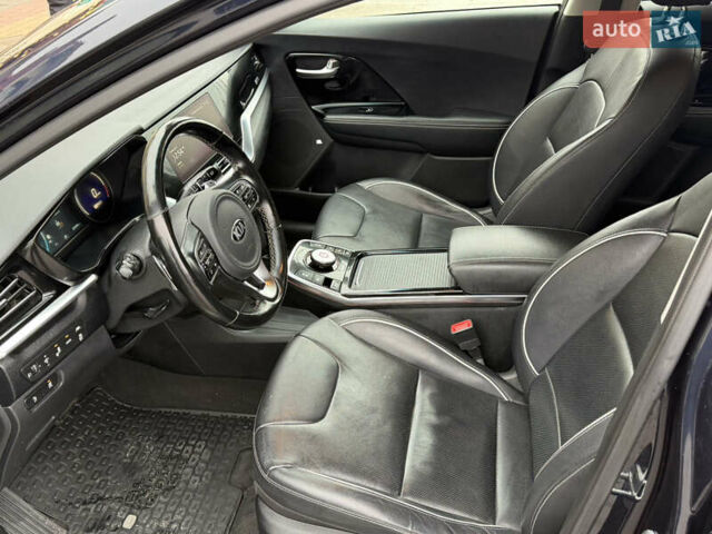 Синій Кіа Niro, об'ємом двигуна 0 л та пробігом 159 тис. км за 18499 $, фото 22 на Automoto.ua