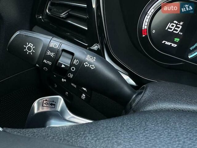 Синій Кіа Niro, об'ємом двигуна 0 л та пробігом 62 тис. км за 24600 $, фото 51 на Automoto.ua