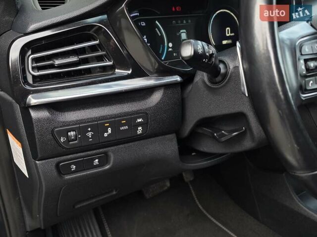 Синий Киа Niro, объемом двигателя 0 л и пробегом 138 тыс. км за 18799 $, фото 26 на Automoto.ua