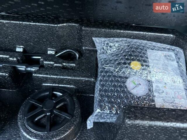 Синий Киа Niro, объемом двигателя 0 л и пробегом 138 тыс. км за 18950 $, фото 115 на Automoto.ua