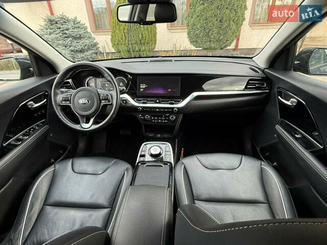 Синій Кіа Niro, об'ємом двигуна 0 л та пробігом 136 тис. км за 19350 $, фото 30 на Automoto.ua