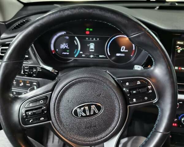 Синий Киа Niro, объемом двигателя 0 л и пробегом 96 тыс. км за 21500 $, фото 4 на Automoto.ua