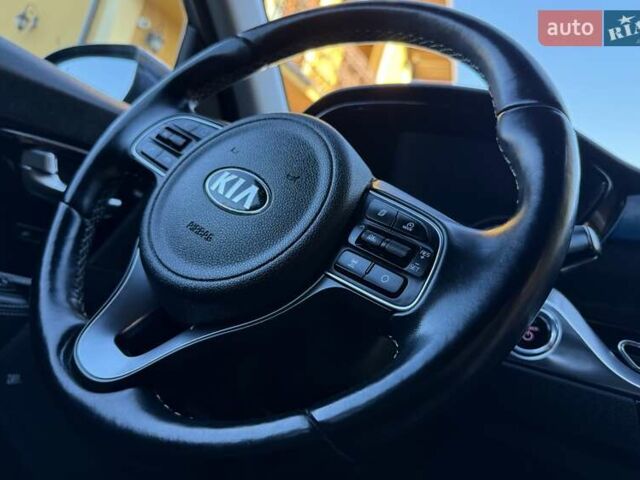 Синій Кіа Niro, об'ємом двигуна 0 л та пробігом 82 тис. км за 18950 $, фото 114 на Automoto.ua