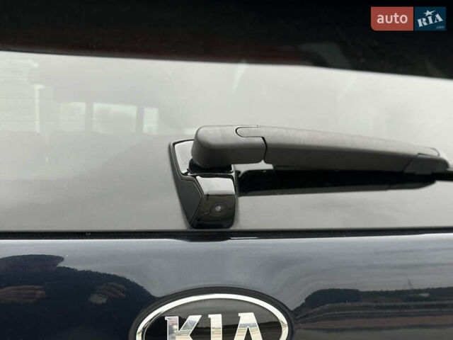 Синій Кіа Niro, об'ємом двигуна 0 л та пробігом 124 тис. км за 19950 $, фото 21 на Automoto.ua