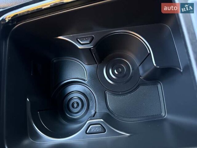 Синий Киа Niro, объемом двигателя 0 л и пробегом 138 тыс. км за 18950 $, фото 88 на Automoto.ua
