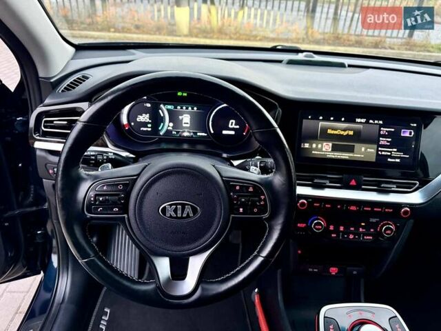 Синій Кіа Niro, об'ємом двигуна 0 л та пробігом 84 тис. км за 19450 $, фото 54 на Automoto.ua