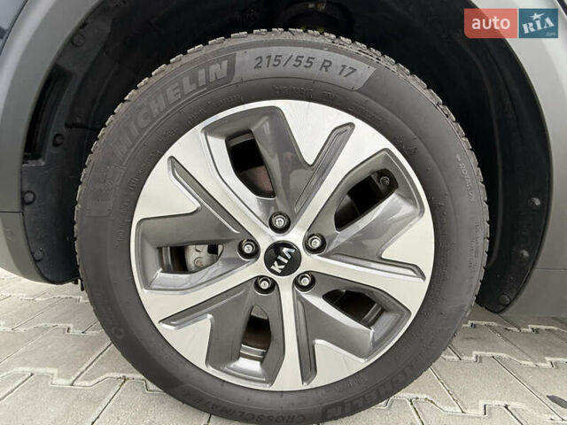 Синій Кіа Niro, об'ємом двигуна 0 л та пробігом 124 тис. км за 19950 $, фото 73 на Automoto.ua