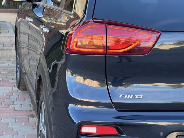 Синий Киа Niro, объемом двигателя 0 л и пробегом 112 тыс. км за 20443 $, фото 4 на Automoto.ua