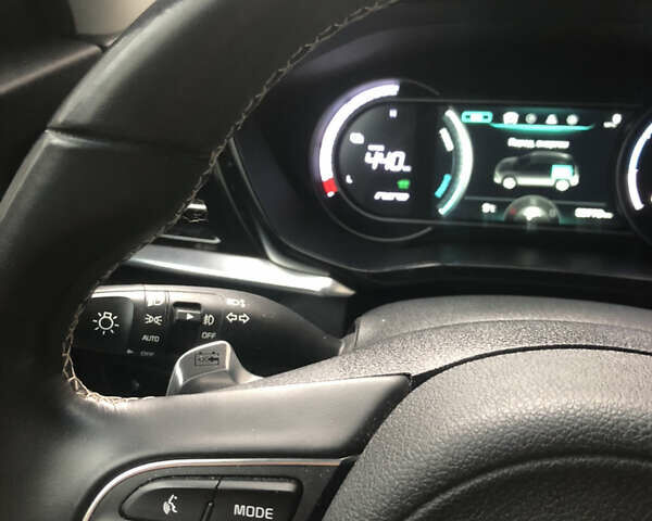 Синій Кіа Niro, об'ємом двигуна 0 л та пробігом 85 тис. км за 21850 $, фото 81 на Automoto.ua