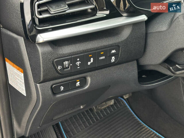 Синий Киа Niro, объемом двигателя 0 л и пробегом 60 тыс. км за 21999 $, фото 25 на Automoto.ua