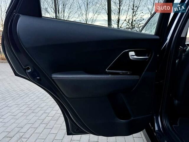 Синій Кіа Niro, об'ємом двигуна 0 л та пробігом 84 тис. км за 19450 $, фото 89 на Automoto.ua