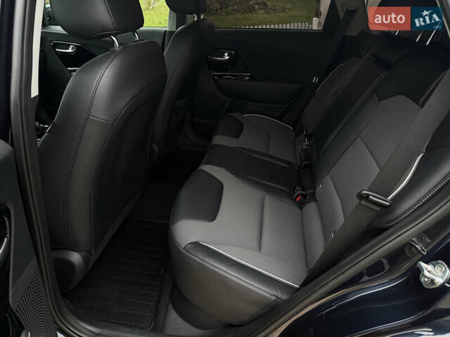 Синій Кіа Niro, об'ємом двигуна 0 л та пробігом 88 тис. км за 19750 $, фото 42 на Automoto.ua