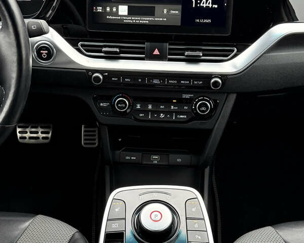 Синий Киа Niro, объемом двигателя 0 л и пробегом 55 тыс. км за 22600 $, фото 40 на Automoto.ua