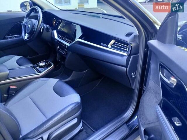 Синий Киа Niro, объемом двигателя 0 л и пробегом 101 тыс. км за 20950 $, фото 25 на Automoto.ua