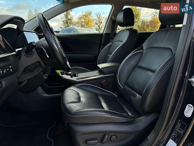 Синій Кіа Niro, об'ємом двигуна 0 л та пробігом 57 тис. км за 24700 $, фото 43 на Automoto.ua
