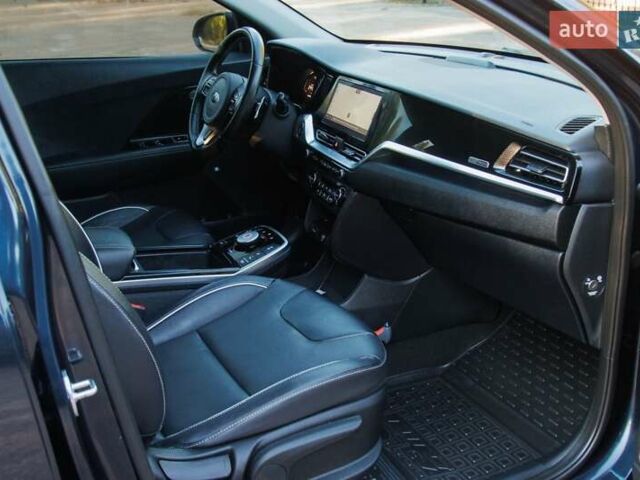 Синий Киа Niro, объемом двигателя 0 л и пробегом 125 тыс. км за 18950 $, фото 72 на Automoto.ua