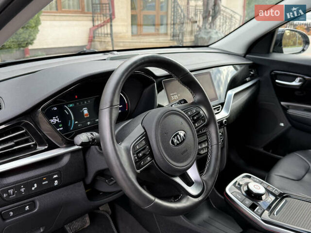 Синій Кіа Niro, об'ємом двигуна 0 л та пробігом 136 тис. км за 19350 $, фото 39 на Automoto.ua
