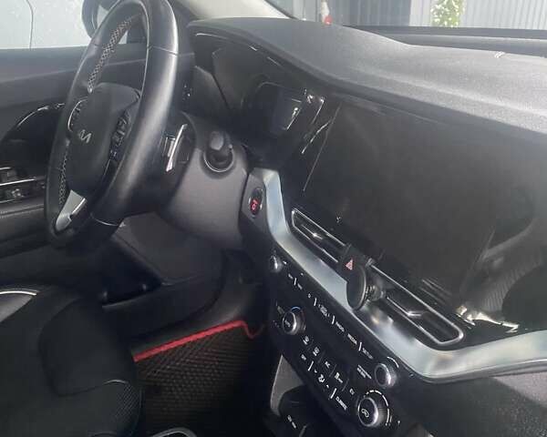 Синій Кіа Niro, об'ємом двигуна 0 л та пробігом 99 тис. км за 19000 $, фото 10 на Automoto.ua