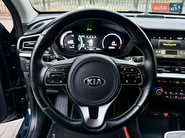 Синій Кіа Niro, об'ємом двигуна 0 л та пробігом 84 тис. км за 19450 $, фото 55 на Automoto.ua