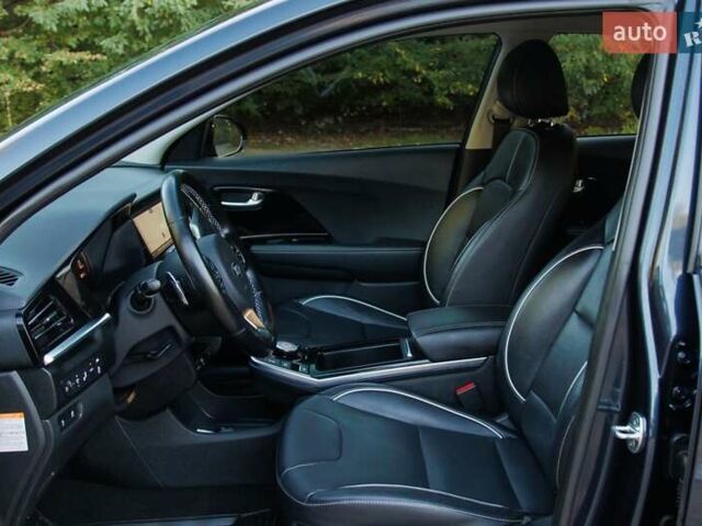 Синий Киа Niro, объемом двигателя 0 л и пробегом 125 тыс. км за 18950 $, фото 63 на Automoto.ua