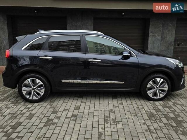 Синій Кіа Niro, об'ємом двигуна 0 л та пробігом 129 тис. км за 18999 $, фото 4 на Automoto.ua