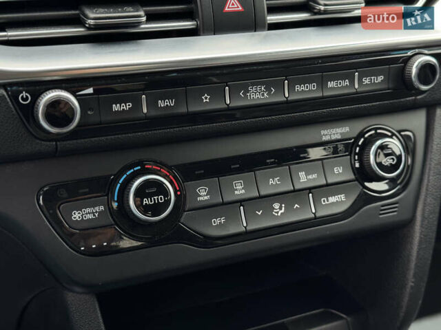 Синий Киа Niro, объемом двигателя 0 л и пробегом 147 тыс. км за 19500 $, фото 31 на Automoto.ua