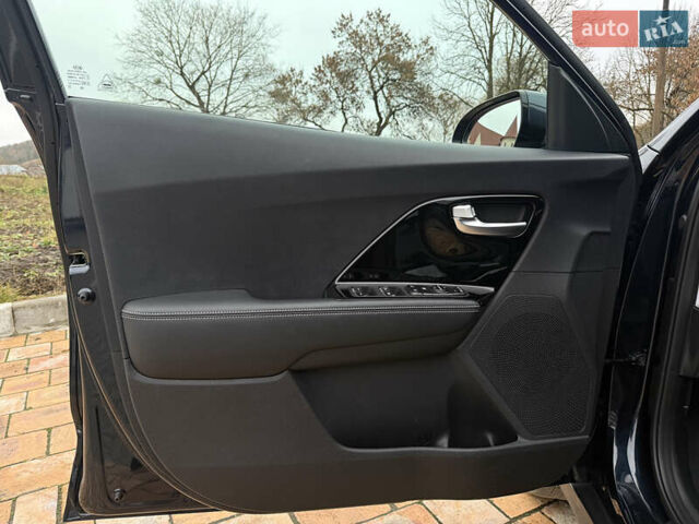 Синій Кіа Niro, об'ємом двигуна 0 л та пробігом 88 тис. км за 19750 $, фото 48 на Automoto.ua