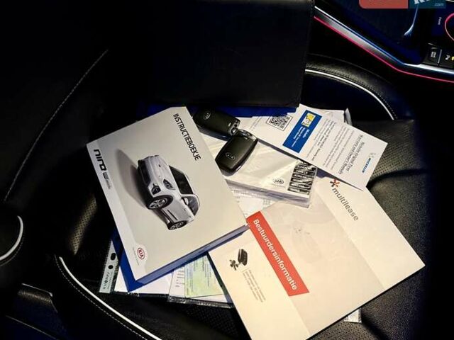 Синій Кіа Niro, об'ємом двигуна 0 л та пробігом 84 тис. км за 19450 $, фото 101 на Automoto.ua