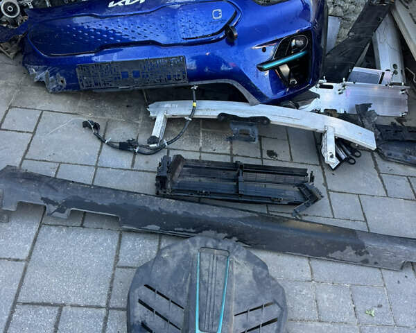 Синій Кіа Niro, об'ємом двигуна 0 л та пробігом 67 тис. км за 10777 $, фото 4 на Automoto.ua