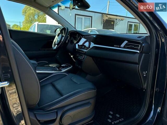 Синий Киа Niro, объемом двигателя 0 л и пробегом 45 тыс. км за 23700 $, фото 82 на Automoto.ua