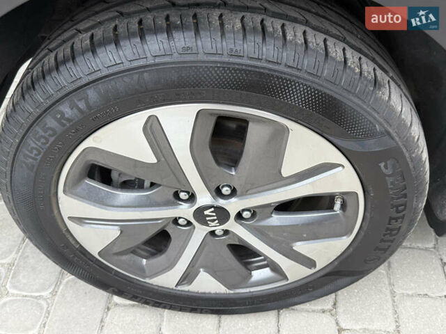 Синий Киа Niro, объемом двигателя 0 л и пробегом 88 тыс. км за 20999 $, фото 58 на Automoto.ua